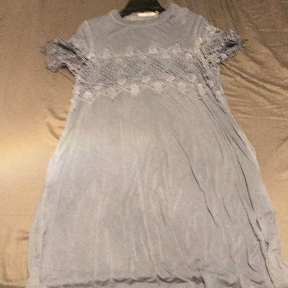 Blue jersey cotton dress with lace detail